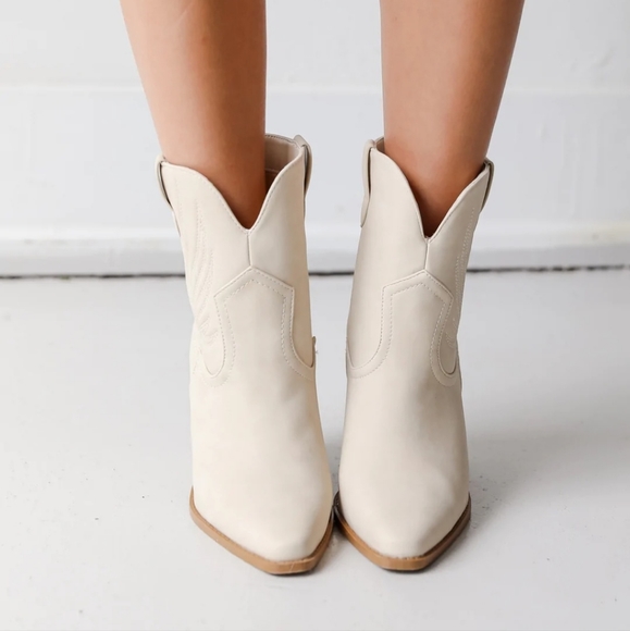 New Beige Distressed Western Cowboy Block Heel Ankle Booties Boots - Picture 5 of 7